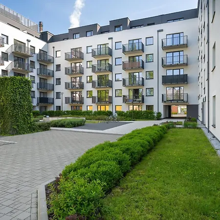 Modern With Parking Kepa Mieszczanska By Renters * ヴロツワフ